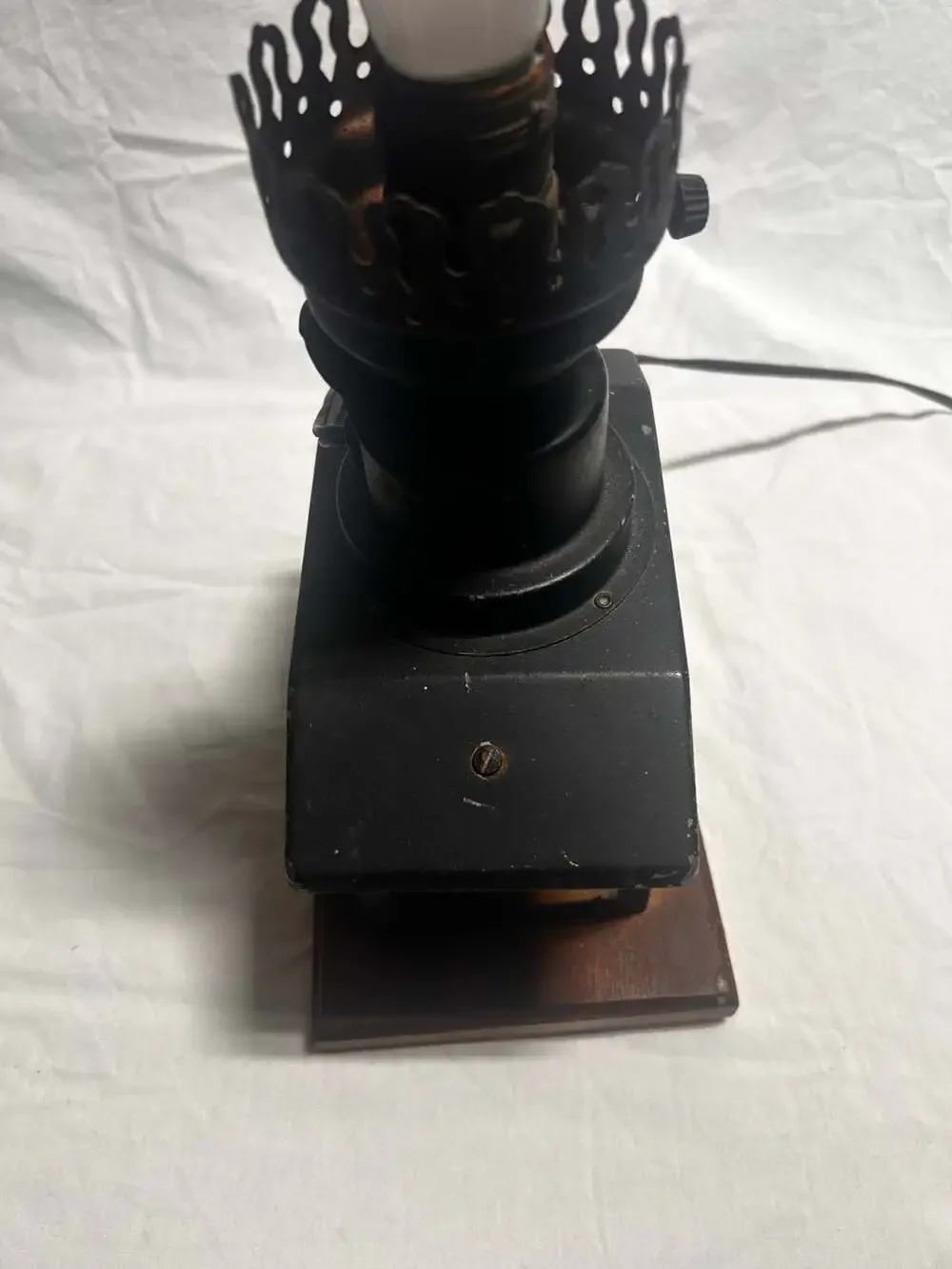Vintage Revolutionary War Diorama Metal Lantern Table Lamp with Leviton Socket
